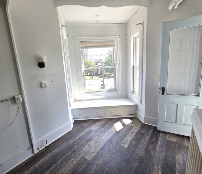 Building Photo - 388 Whitney Ave