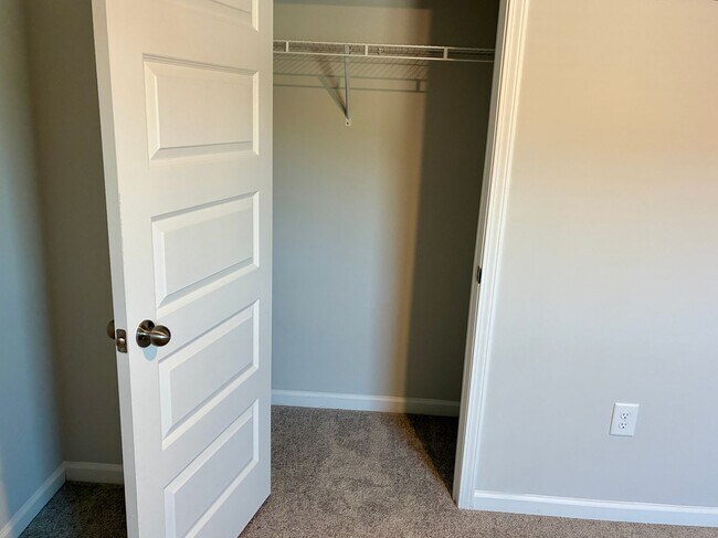 Building Photo - 5 Bedroom 2.5 Bathroom Home in Sunfish Cove in Sunset Beach, NC