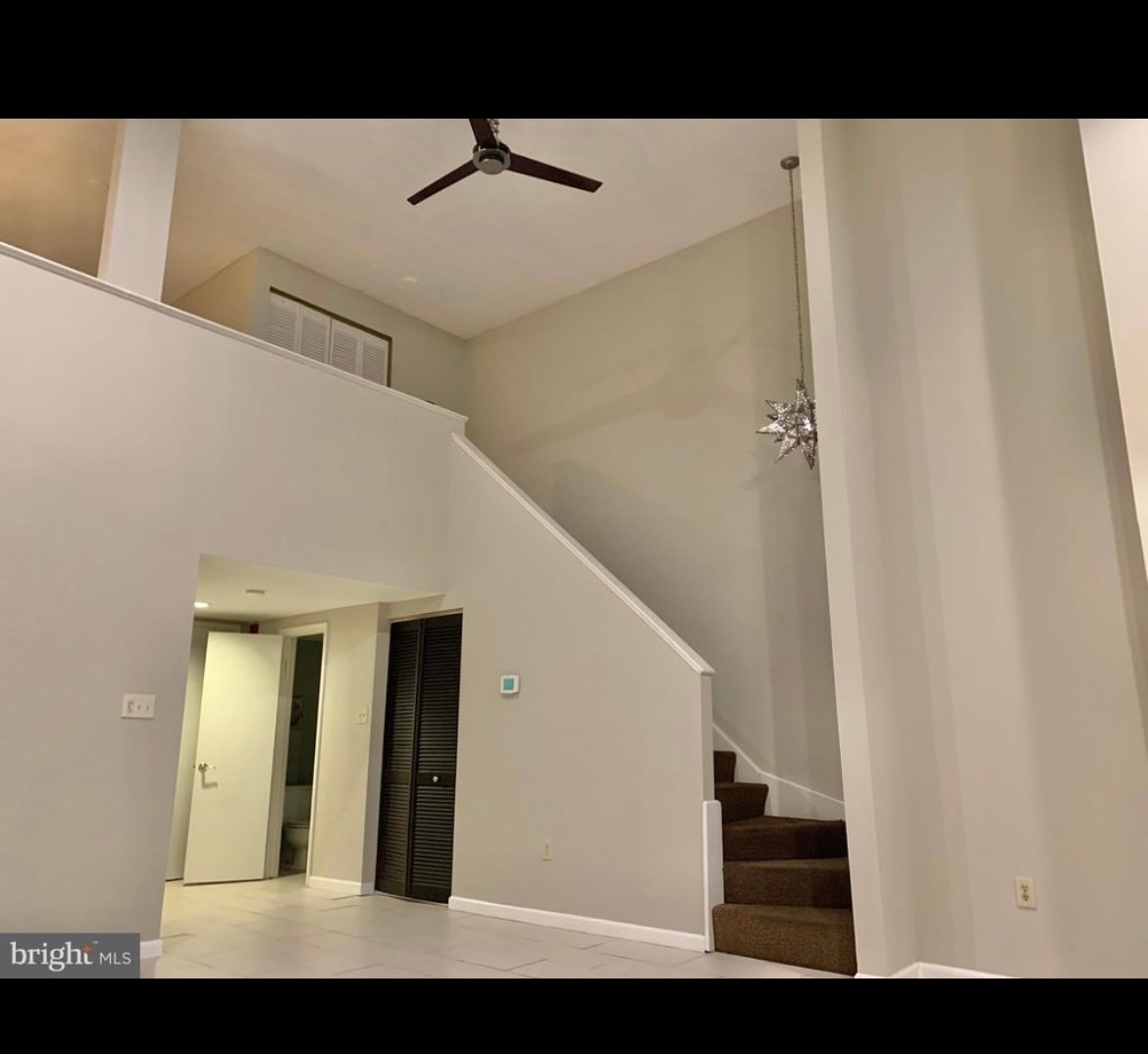 Building Photo - 1040 Deer Ridge Dr