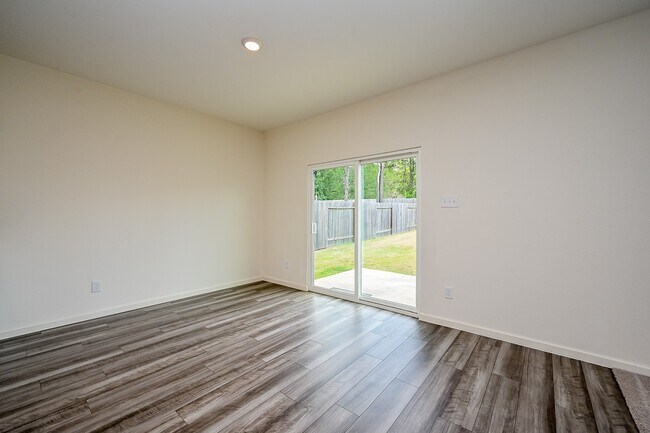 Building Photo - 673 Amesbury Rd