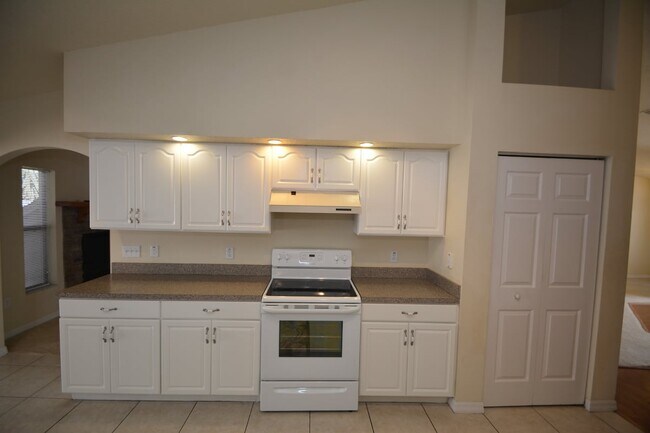 Building Photo - 31 Port Royal Dr