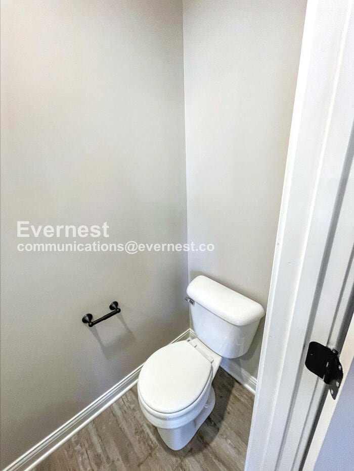 Building Photo - 1101 Cardinal Crk Dr