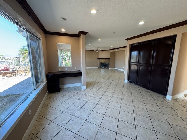 Building Photo - Gorgeous for 4 Bedroom and gated community