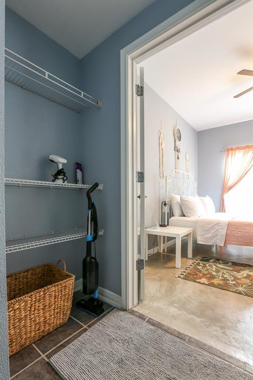 Building Photo - 2502 Leon St