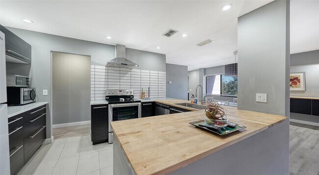 Building Photo - 2746 Orchid Oaks Dr