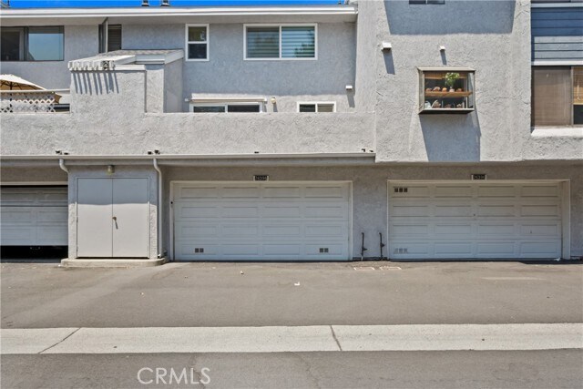 Building Photo - 26398 Waterford Cir