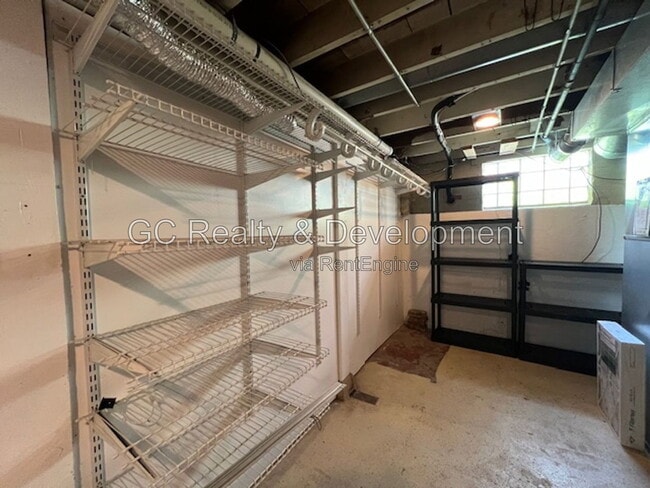 Building Photo - 2 Hiawatha Dr