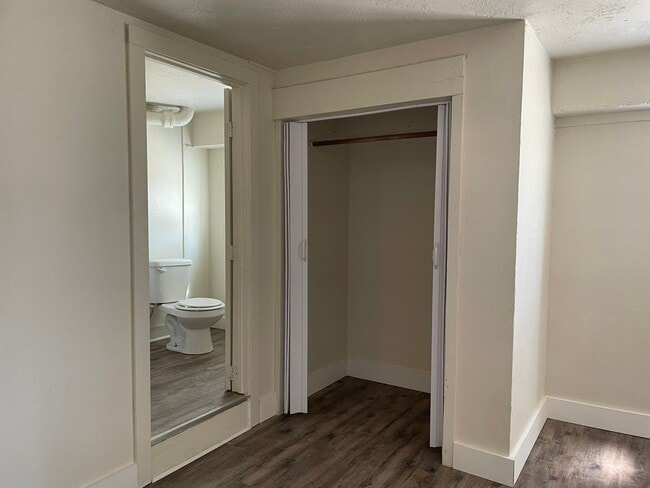 Building Photo - Newly Renovated-1 Bedroom 1 Bath Downstair...