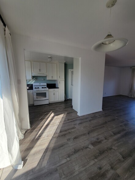 Building Photo - 3708 Corinth Ave