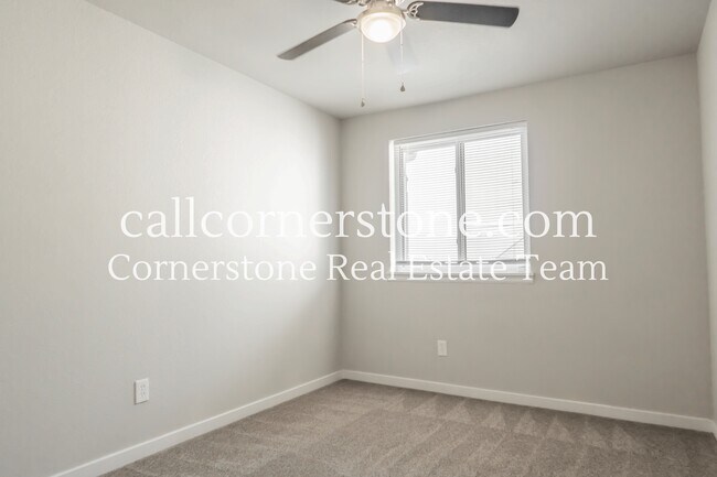 Building Photo - 4877 Bluestem Dr