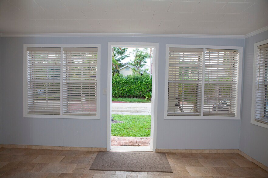 Building Photo - 419 43rd St