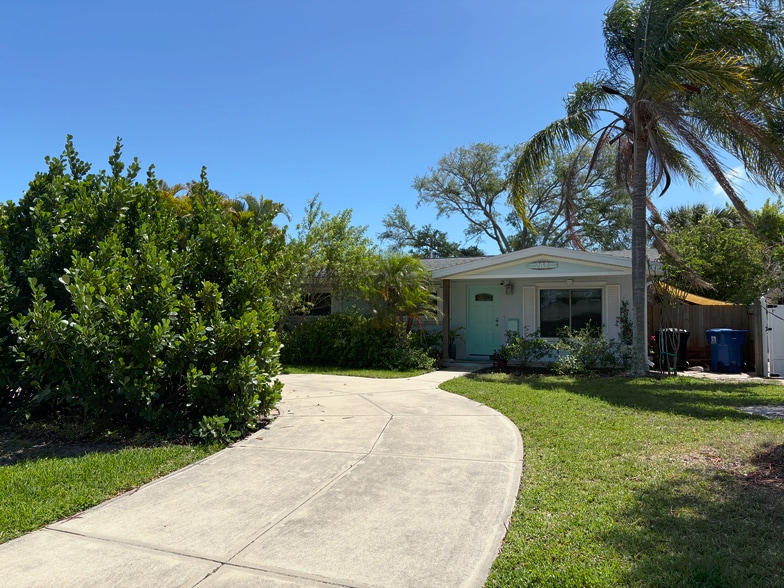 Building Photo - 262 43rd Ave NE