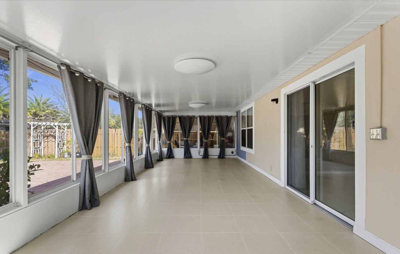 Building Photo - 14626 Falling Waters Dr