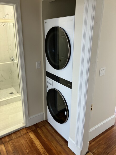 Building Photo - 30 Wadsworth St