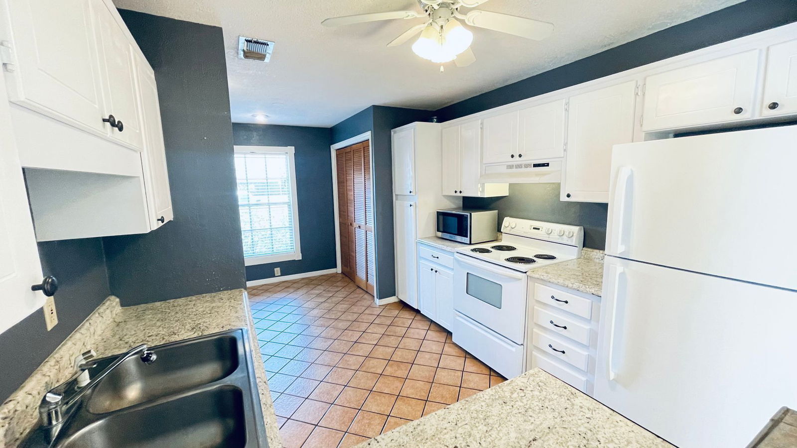 Building Photo - 600 Northern Way