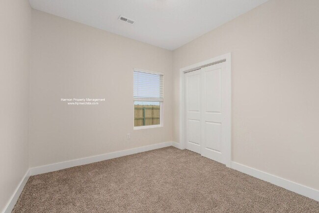 Building Photo - 2054 N Reece Ct