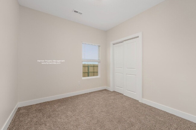 Building Photo - 2056 N Reece Ct