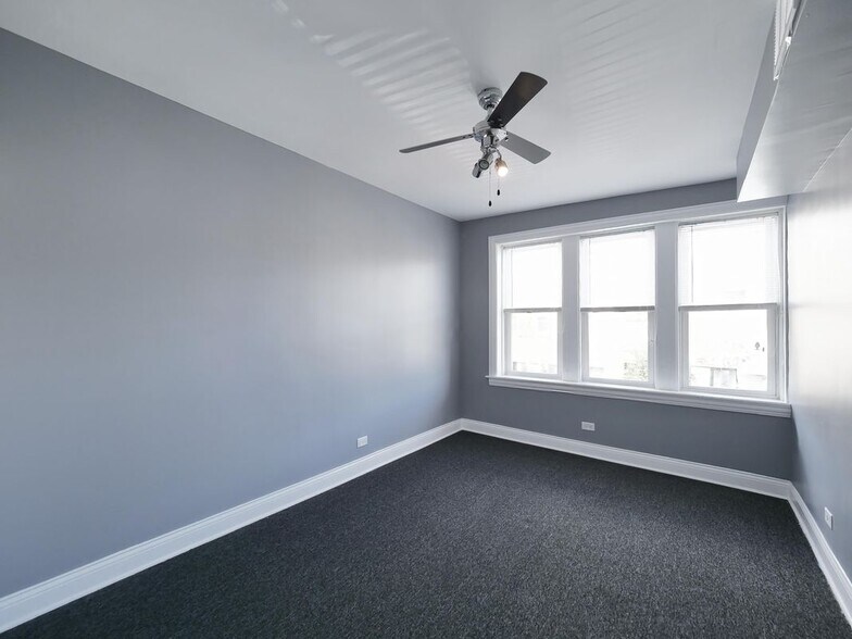Building Photo - 3309 W Bryn Mawr Ave