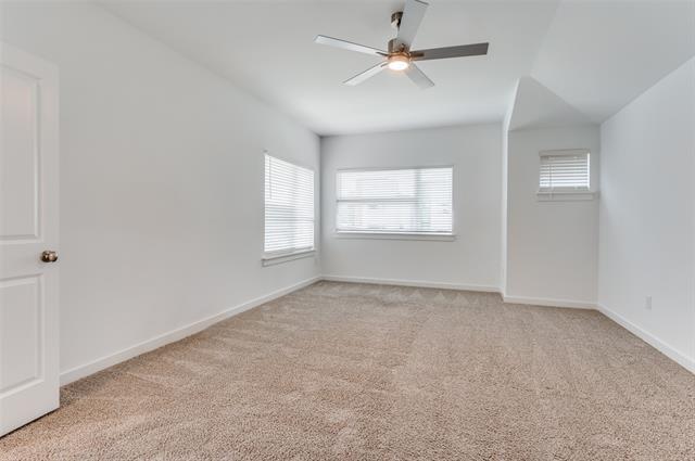 Building Photo - 327 Oakbend Dr