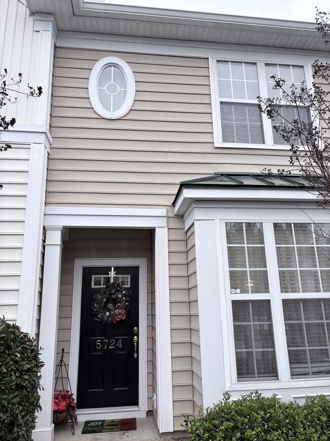 Building Photo - 5724 Clearbay Ln