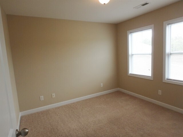 Building Photo - 28 Thornbury Dr