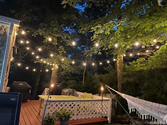 Building Photo - 2 Diane Ct