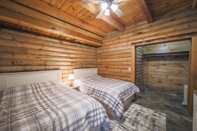 Building Photo - 195 Black Bear Dr