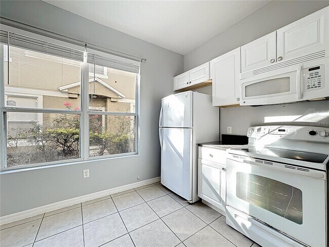 Building Photo - 1500 Broken Oak Dr