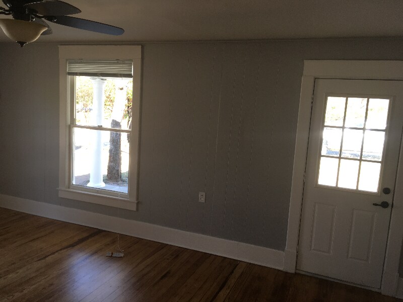 Building Photo - 216 E 2nd St