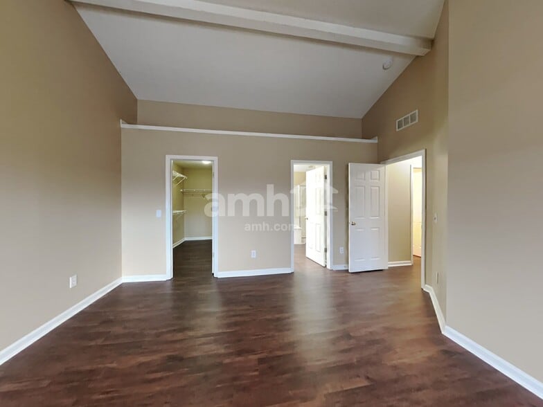 Building Photo - 5825 Columbia Cir