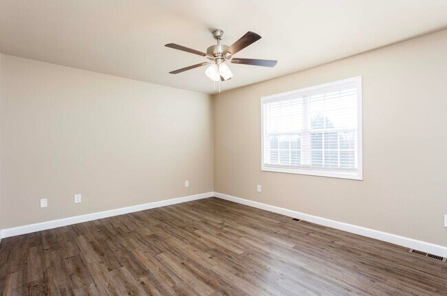 Building Photo - 262 Mulberry Ave