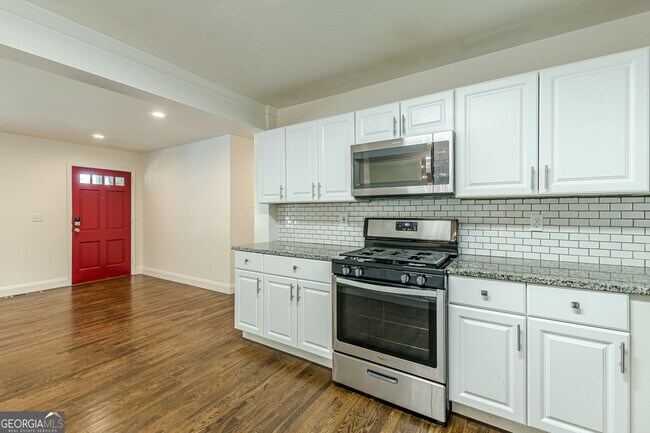 Building Photo - 427 Peyton Rd SW