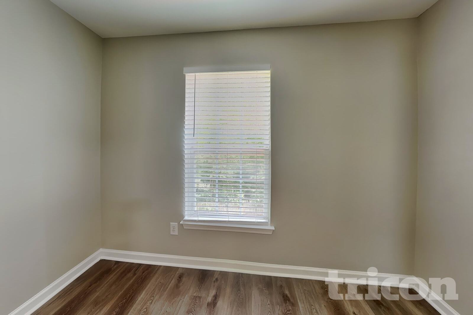 Building Photo - 2536 Bayview Dr