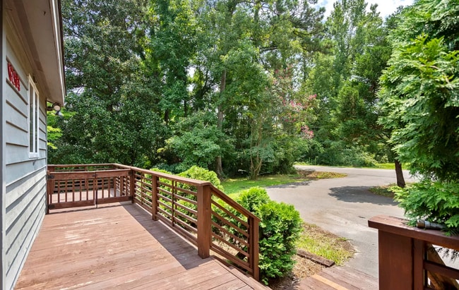 Building Photo - GREENVILLE LOOP- 3 bed | 2 bath house w/ p...