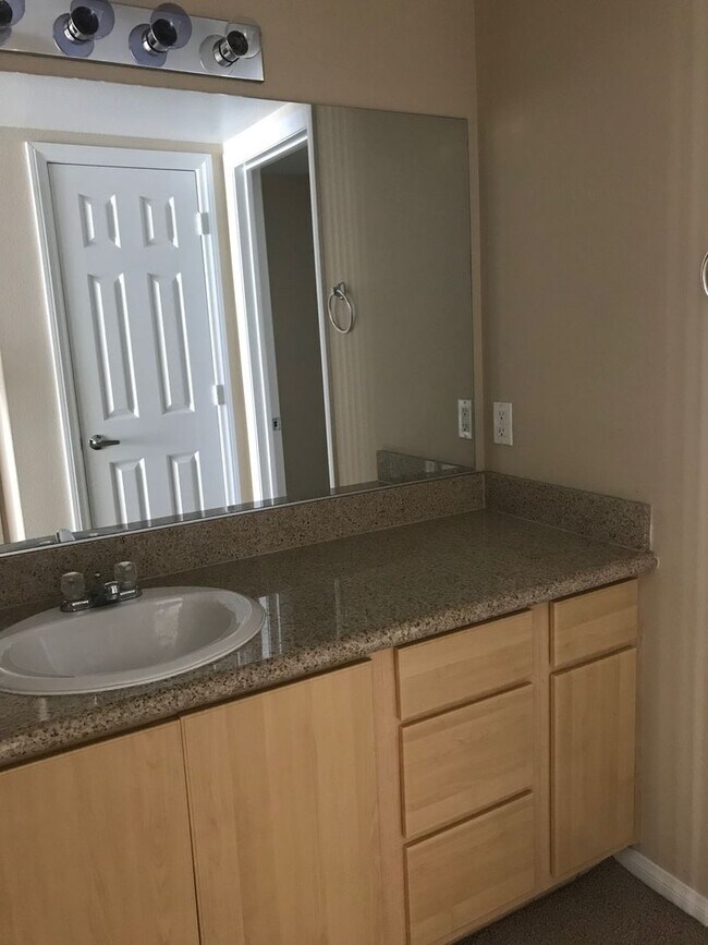 Building Photo - Cozy 1 Bedroom Condo 2nd Floor At Coronado...
