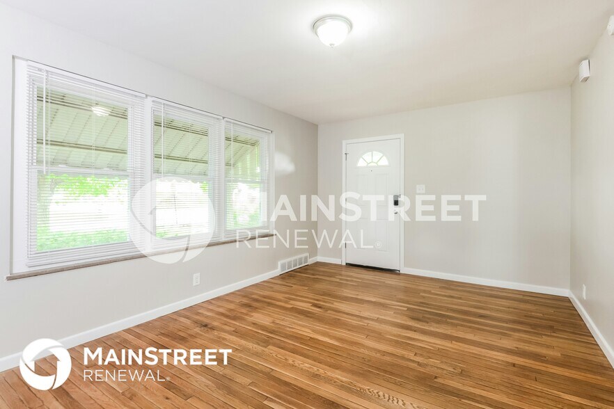 Building Photo - 2804 N Moreland Ave