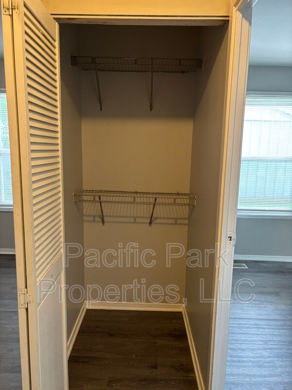 Building Photo - 3639 Richelieu Rd