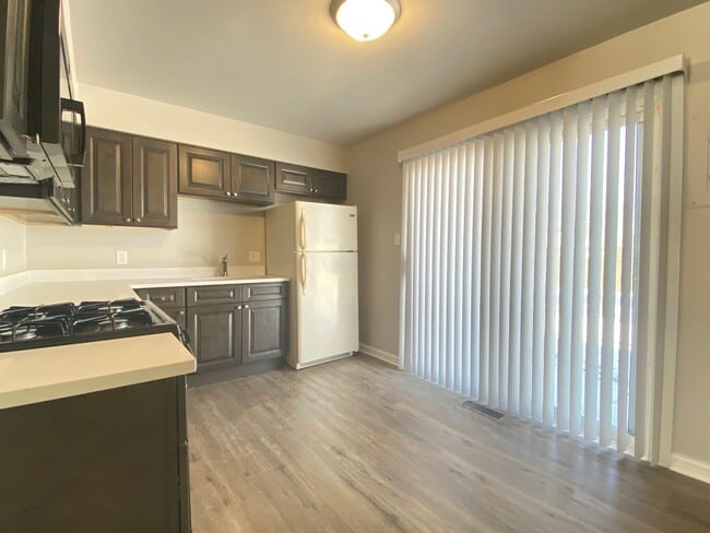 Building Photo - 5512 Washington St