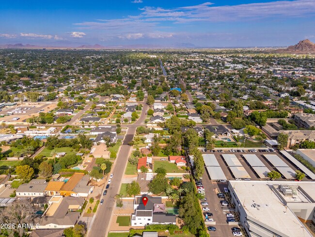 Building Photo - 4421 E Earll Dr