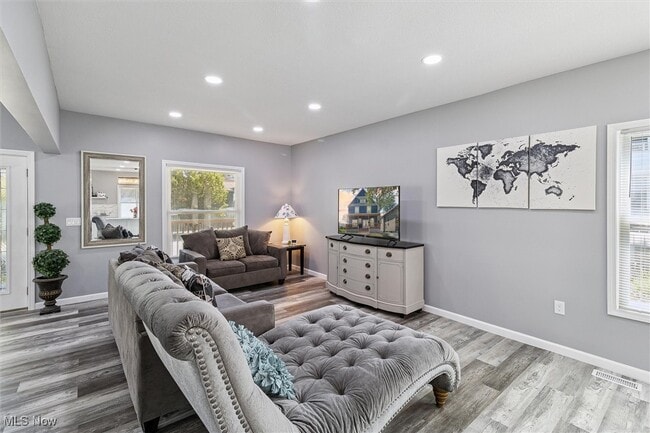 Building Photo - 1962 W 96th St