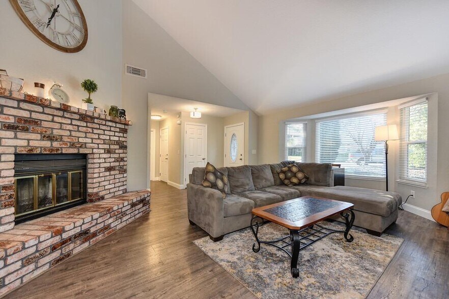 Building Photo - 8313 Crossoak Way