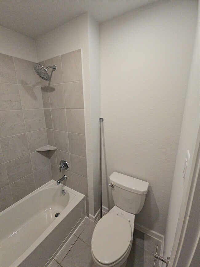 Building Photo - 9227 Dearborn Knoll Dr