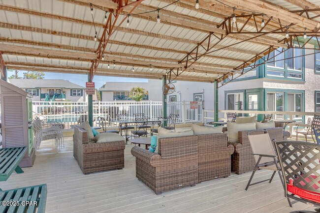 Building Photo - 7813 N Lagoon Dr