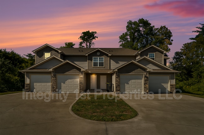 Primary Photo - 6295 NE 44th St