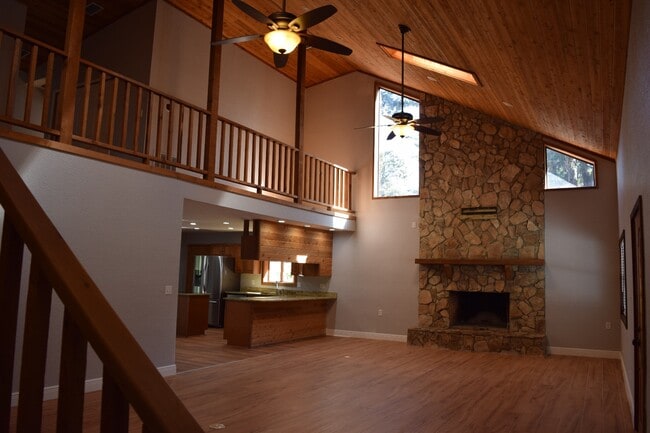 Building Photo - 2718 Viola Ln