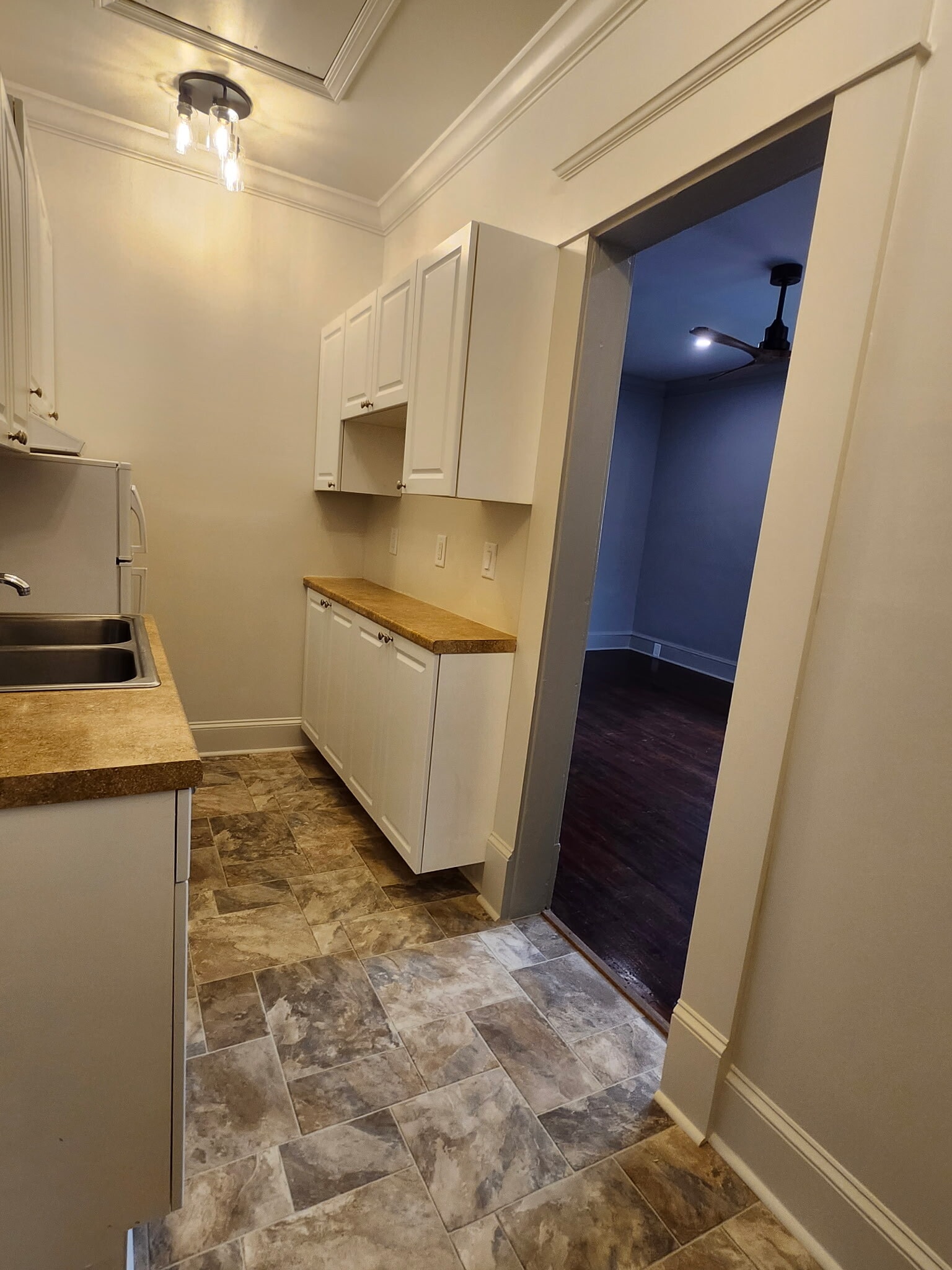 Kitchen - 250 5th St NE