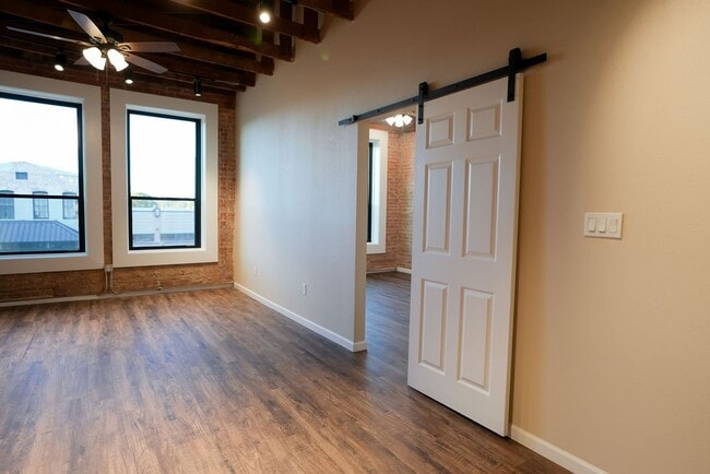 Building Photo - 210 E Washington Ave