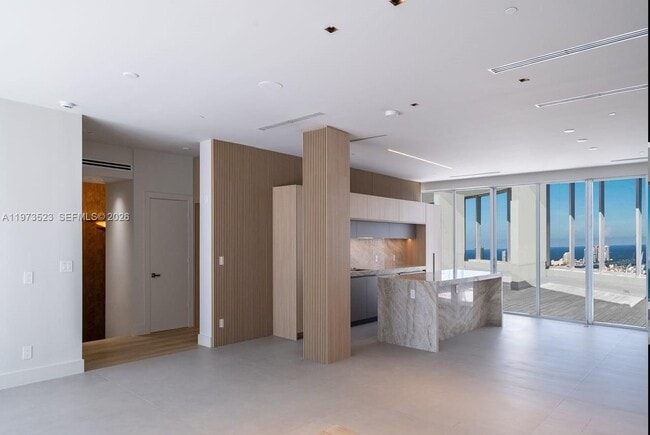 Building Photo - 465 Brickell Ave