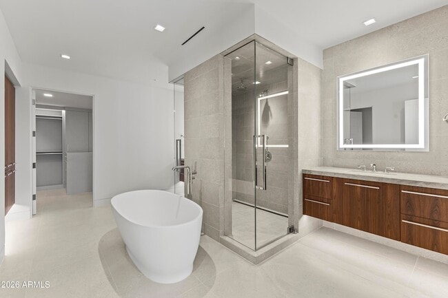 Building Photo - 6587 N Palmeraie Blvd