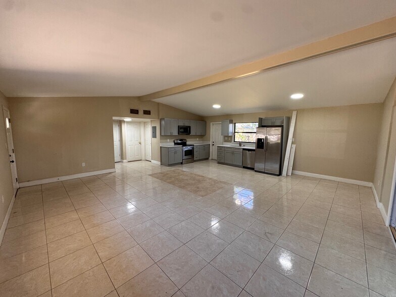Living Room - 2429 Sandy Ln